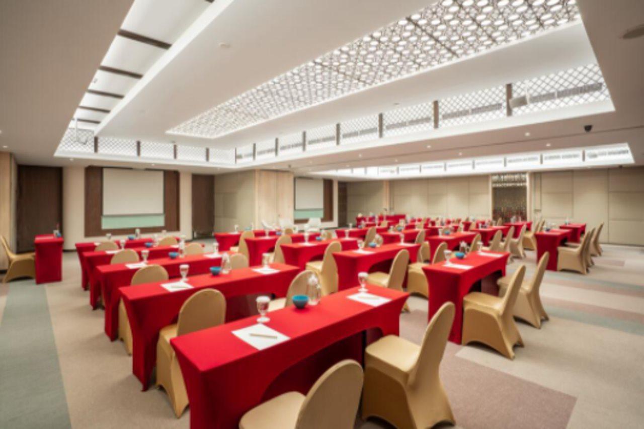 Aston Kemayoran City Hotel Jakarta Exterior foto